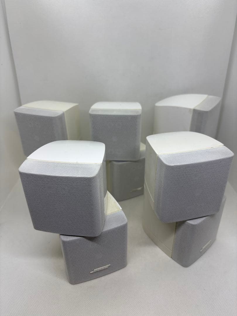 BOSEダブルキューブ型サラウンドスピーカー5個セット白　天釣り金物のつき