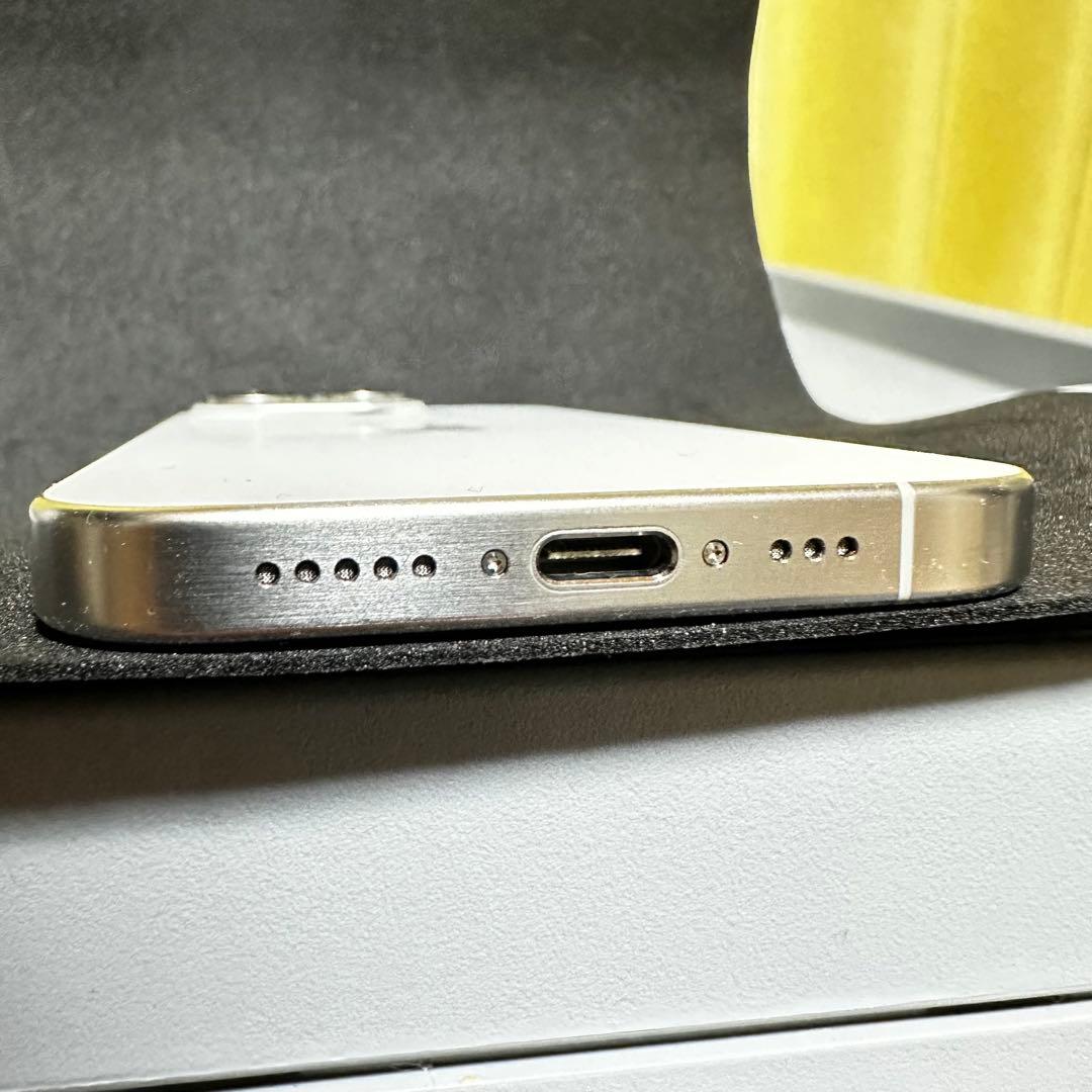 iPhone 15 Pro 256GB SIMフリー バッテリー残量100%