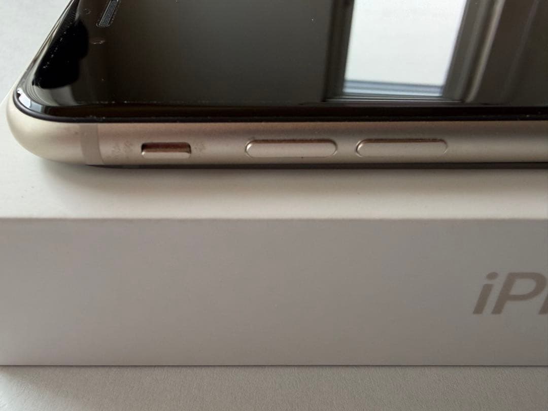 iPhone SE 第3世代 128GB SIMフリー スターライト 86%