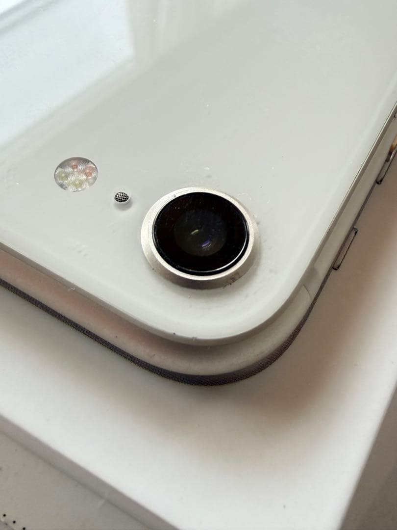 iPhone SE 第3世代 128GB SIMフリー スターライト 86%