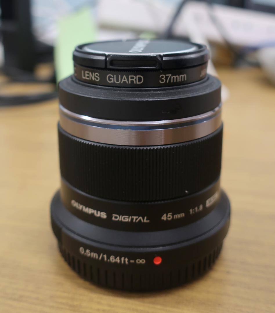 OLYMPUS 45mm f1.8 レンズ