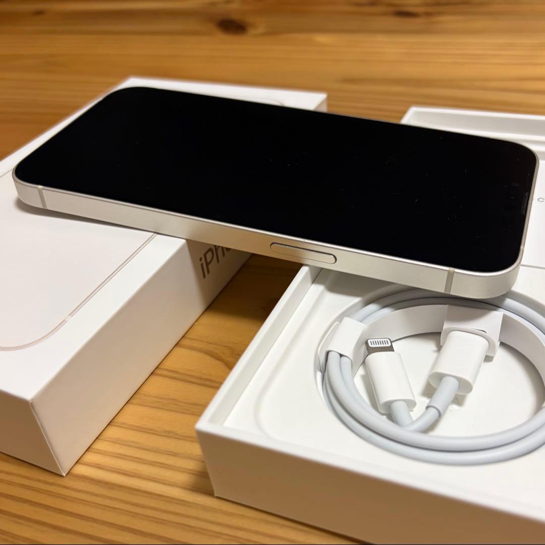iPhone13 128GB白 SIMフリー ★超メルカリ値下中 ケーブル6本付