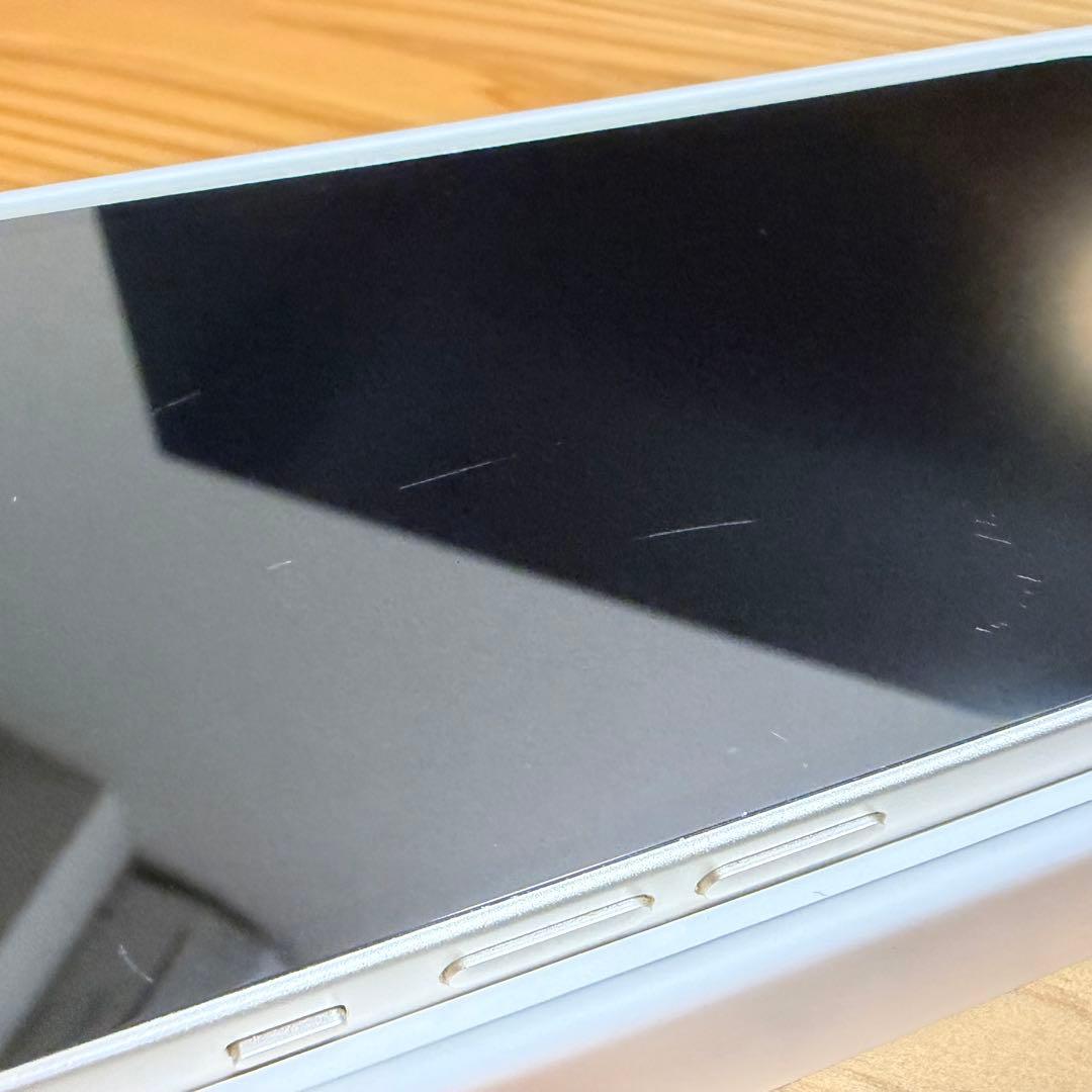 iPhone13 128GB白 SIMフリー ★超メルカリ値下中 ケーブル6本付