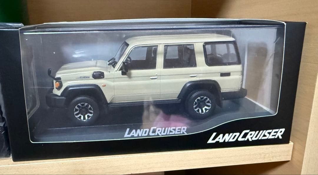 トヨタ ランドクルーザー70 ベージュ