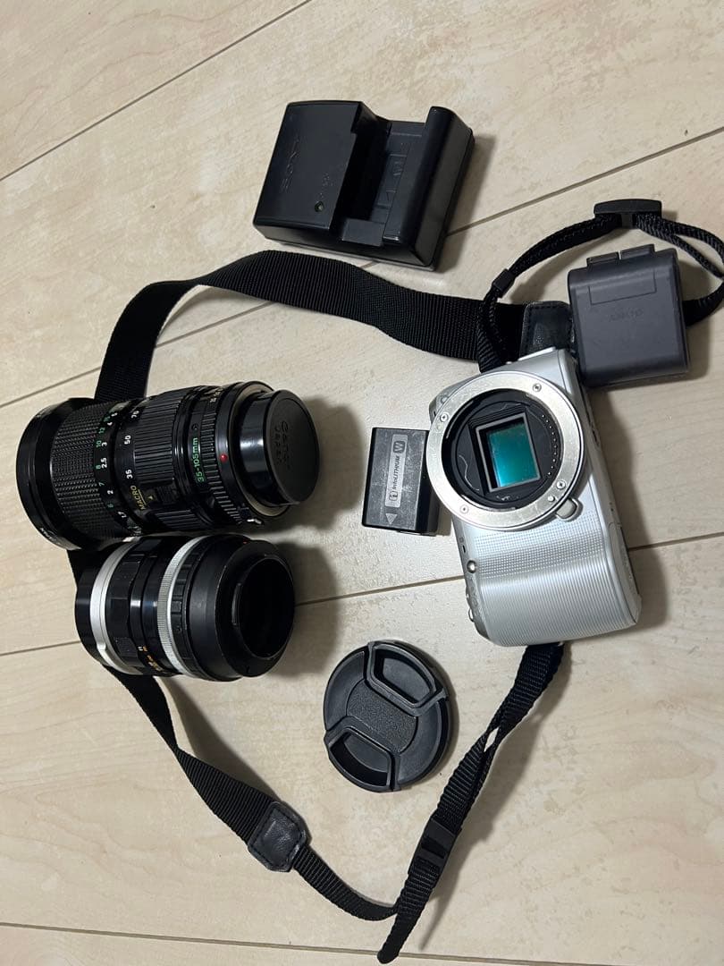 SONYカメラ　canonレンズ二つ