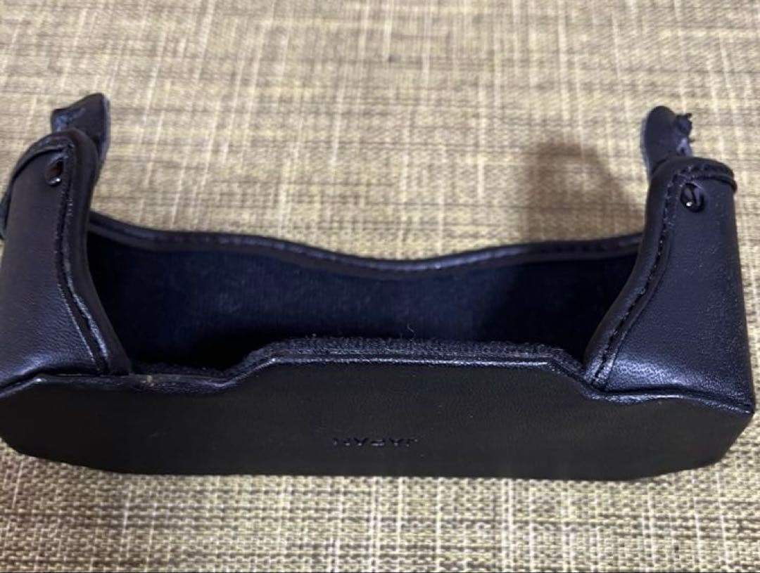 【Nikon FM10 】フィルムカメラ 35〜70㎜レンズ、専用ケース付き