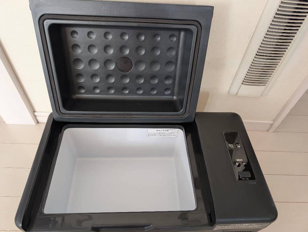 2024年製　アイリスオーヤマ ポータブル冷蔵庫 IPD-2A-B 20L