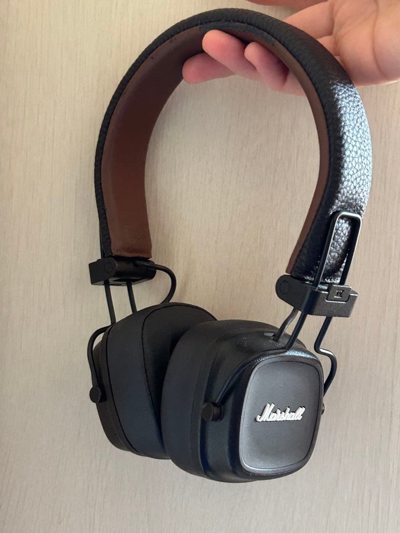 マーシャル　ヘッドホン　ブラウン