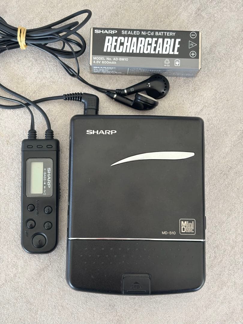 ⭐️希少品　SHARP MDウォークマン MDプレーヤー MD-S10 動作未確認