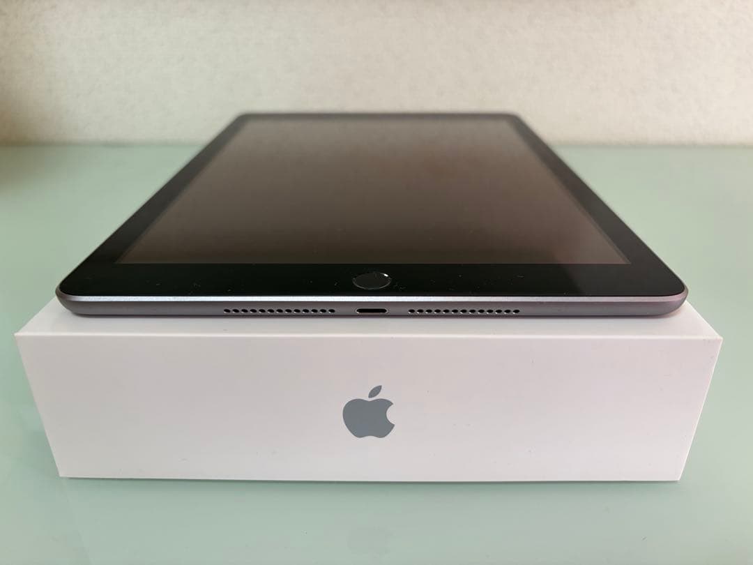 iPad 第6世代 本体 32GB 純正