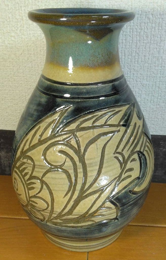 人間国宝 金城次郎 壷屋焼 小花瓶 栞 共箱(本人書付真筆) 壺屋焼 青首花瓶