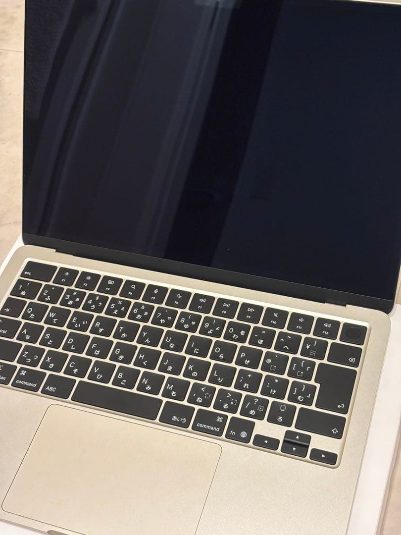 MacBook Air13インチ M4チップ 16GB 256GB スターライト