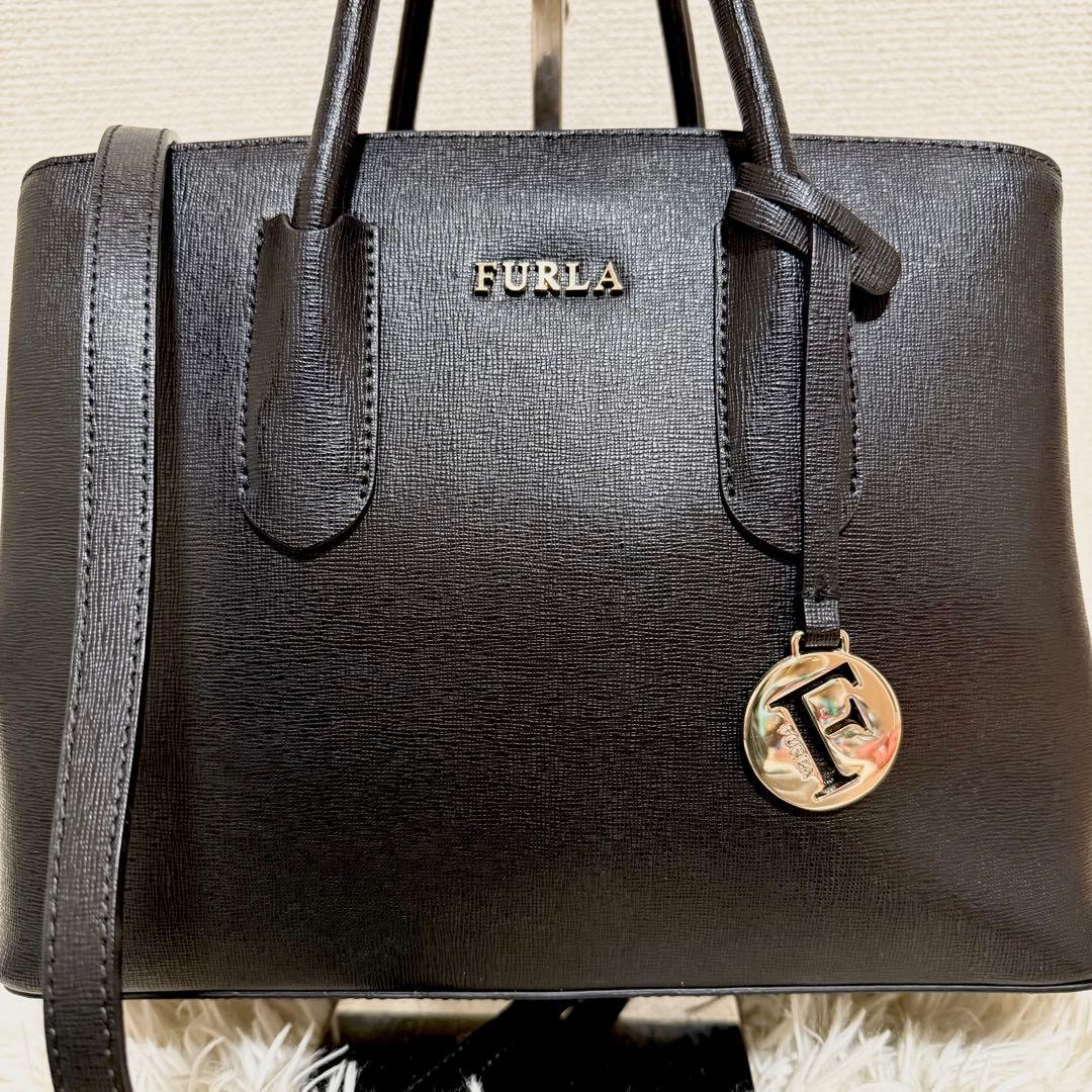 【極美品】FURLA　フルラ　ハンドバッグ　テッサ　ブラック　サフィアーノ