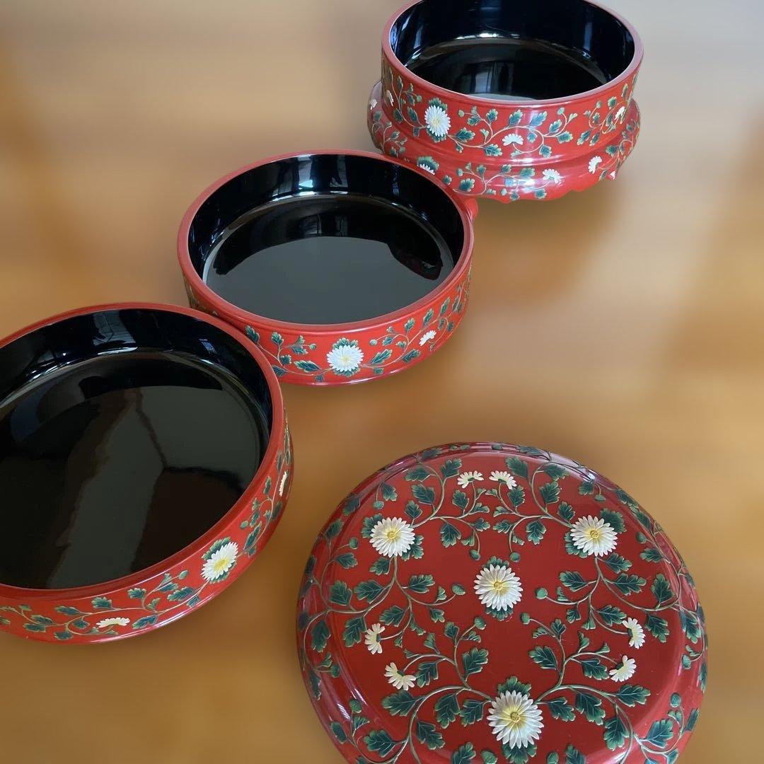沖縄　角萬　漆器　赤い花柄の漆器 重箱