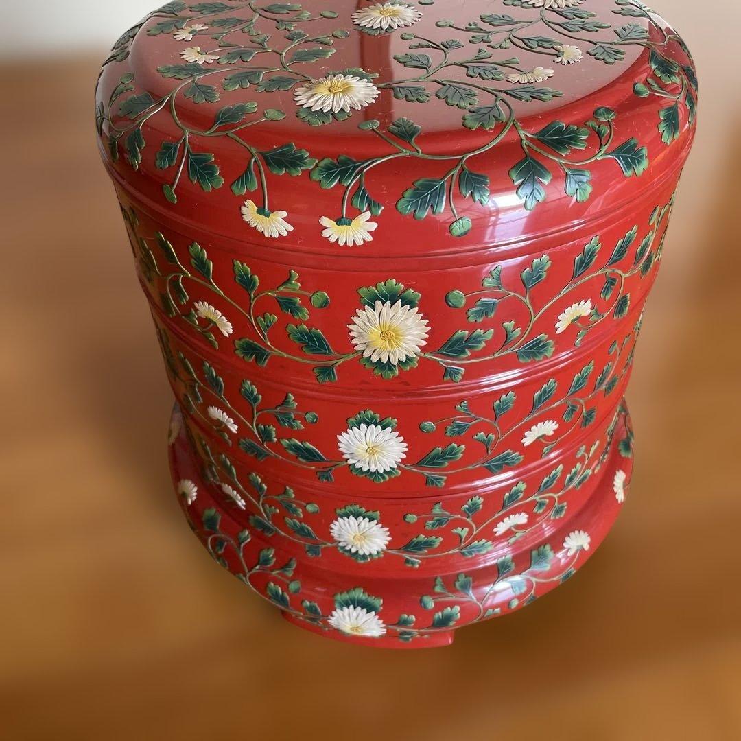 沖縄　角萬　漆器　赤い花柄の漆器 重箱