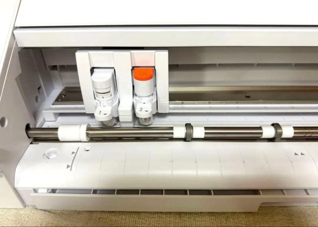 Silhouette Cameo 4 PLUS(カッティングマシン)