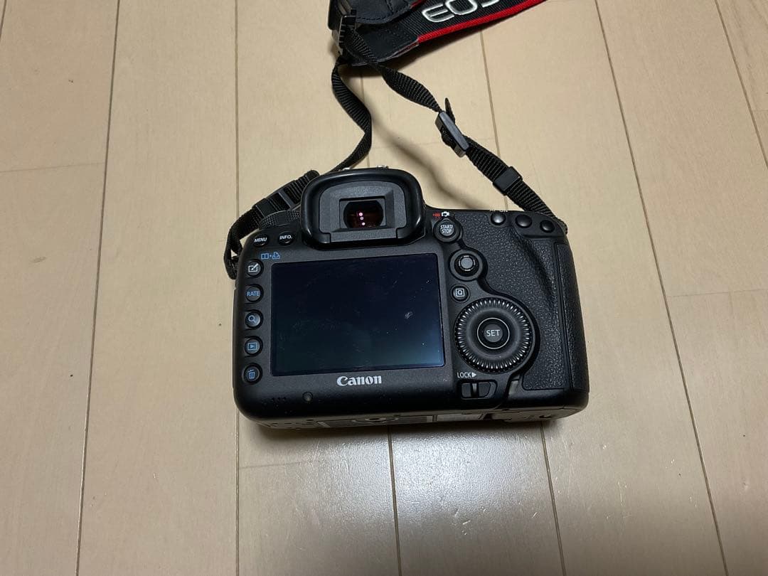 ショット数少12,463CanonEOS5D Mark III + BG-E11