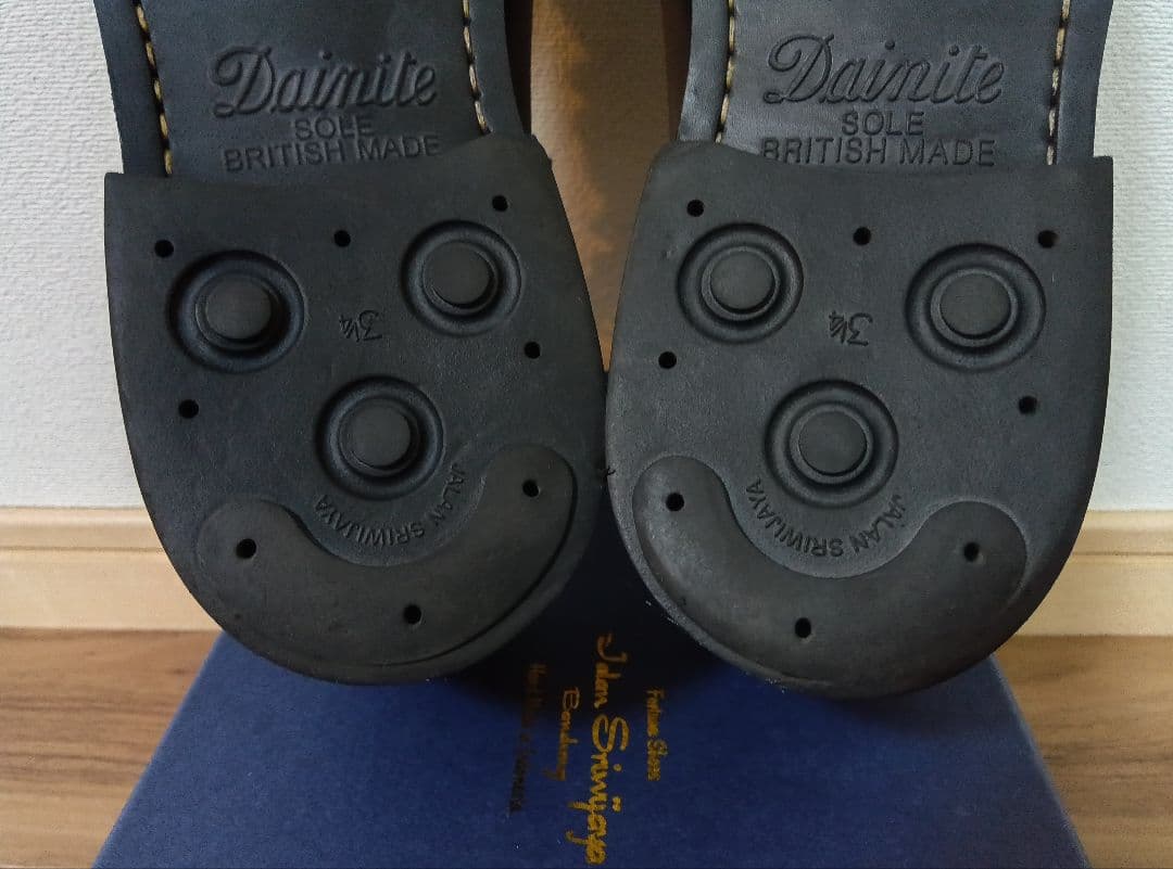 ジャランスリワヤ　99030　サイズUK7.0　ブラック　ダイナイトソール