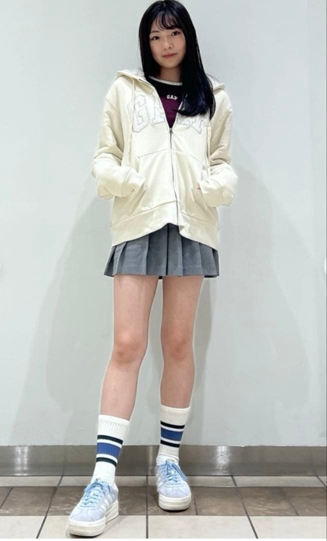 【希少レア】新品ꕥリラックスフィットGapロゴ裏ボアジップアップパーカーベージュ