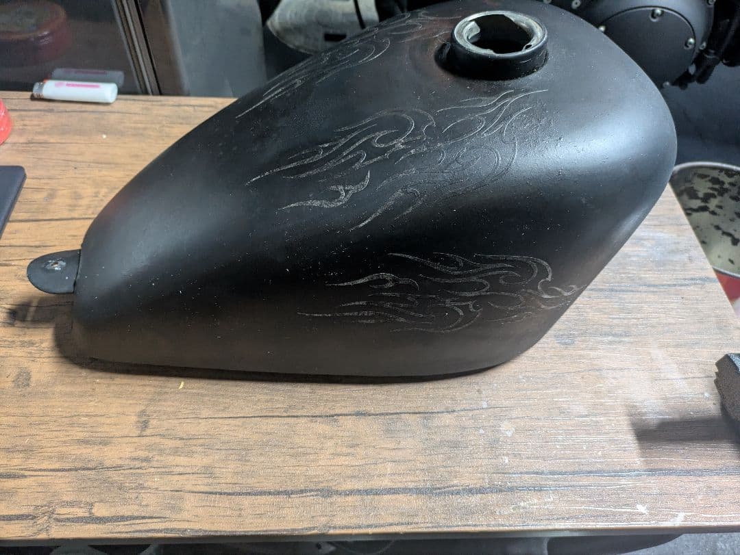 ハーレー　タンク トライバル　スポーツスタータンク