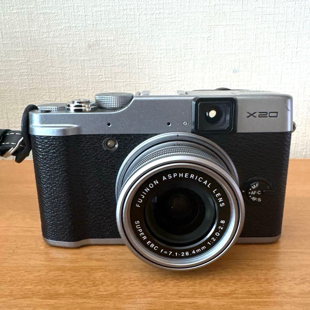 FUJIFILM Ｘ20 シルバー 【中古品】