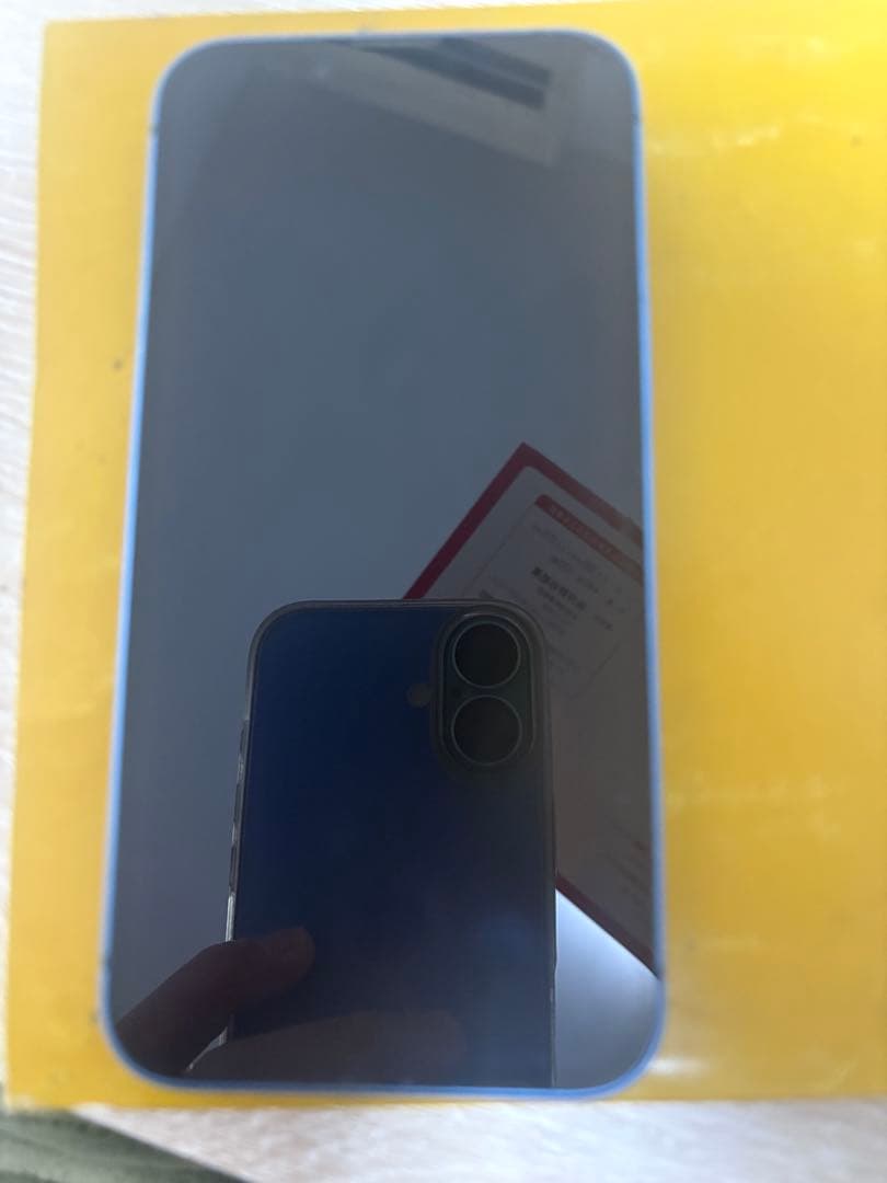 Apple iPhone 13 青 カメラレンズ損傷