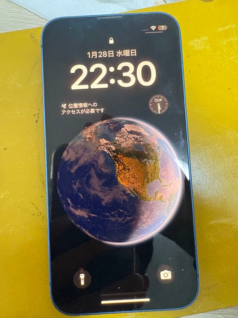 Apple iPhone 13 青 カメラレンズ損傷