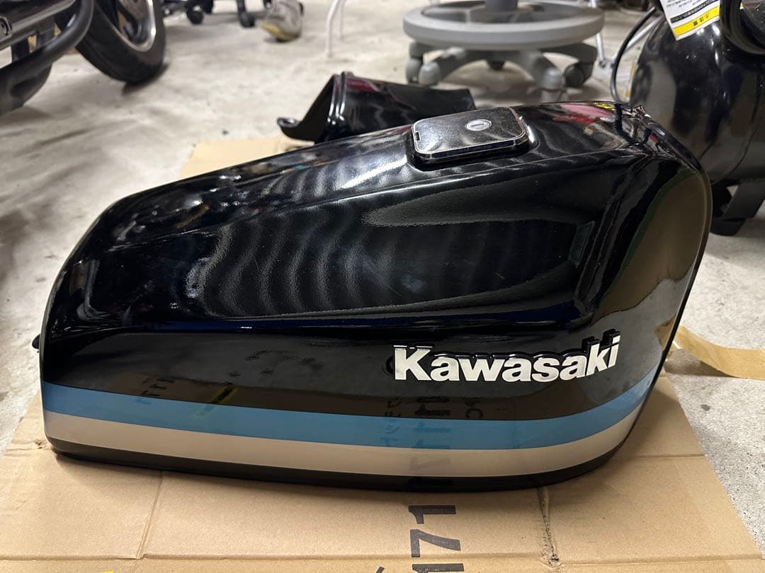 kawasaki z400fx タンク テールカウル