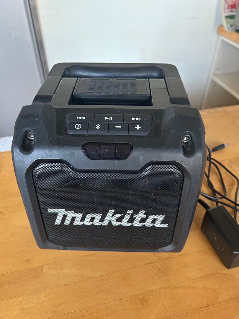 【3点セット】マキタスピーカー　マキタバッテリー充電器 18v互換バッテリー