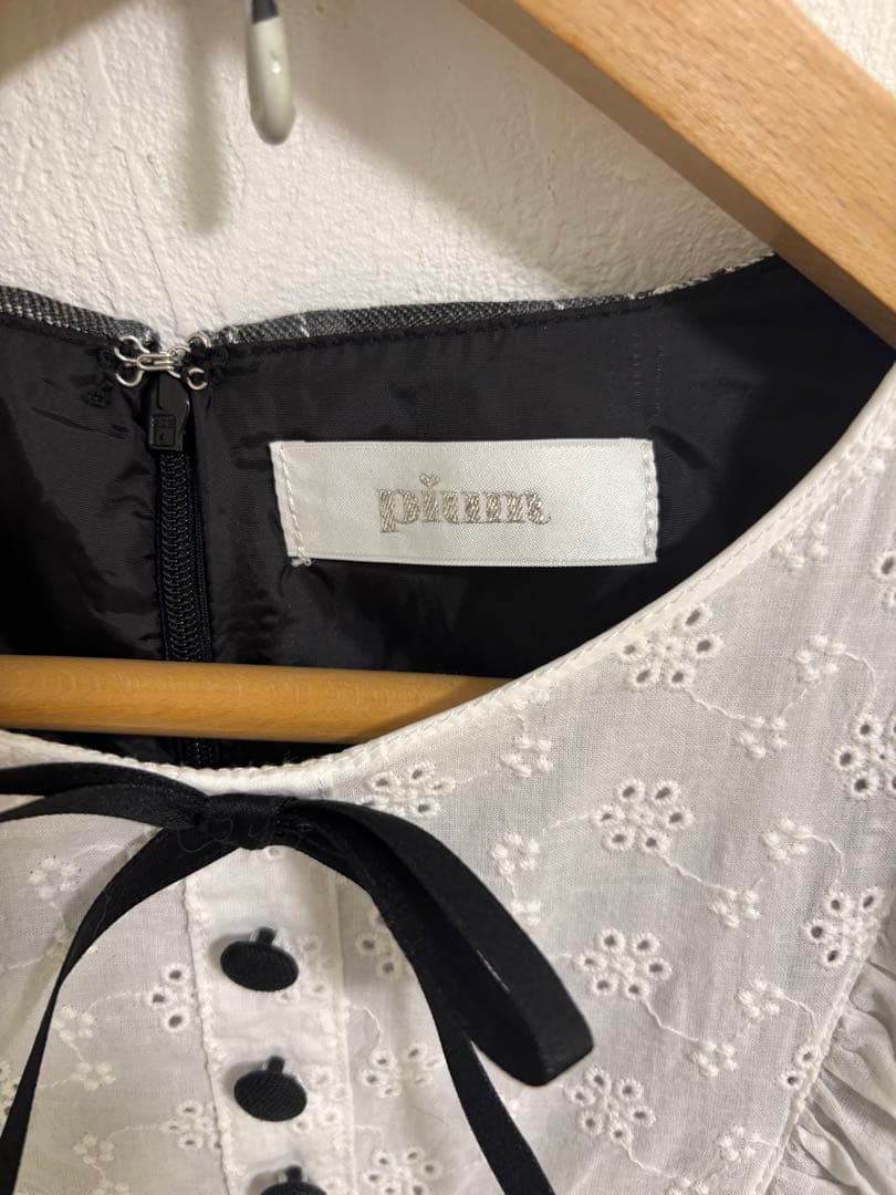 pium コットンレースドーリーカフェワンピ　ブラックチェック