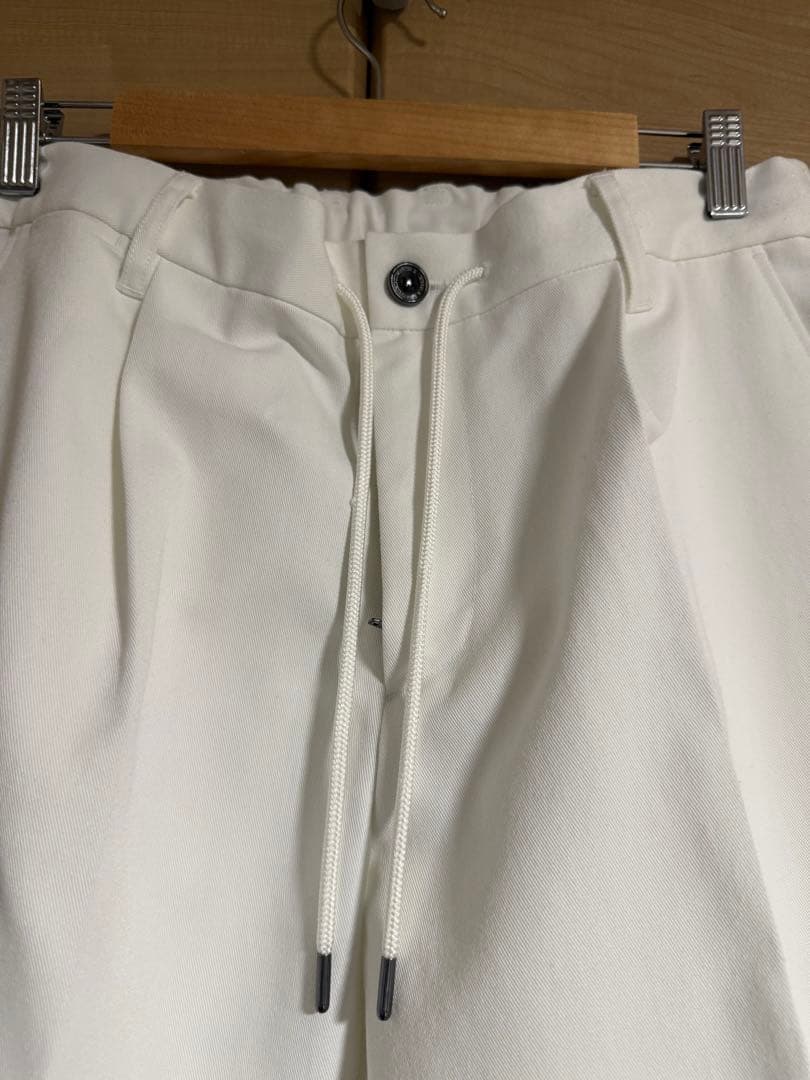 AOURE テックツイルストレッチチノパンツ　ホワイト