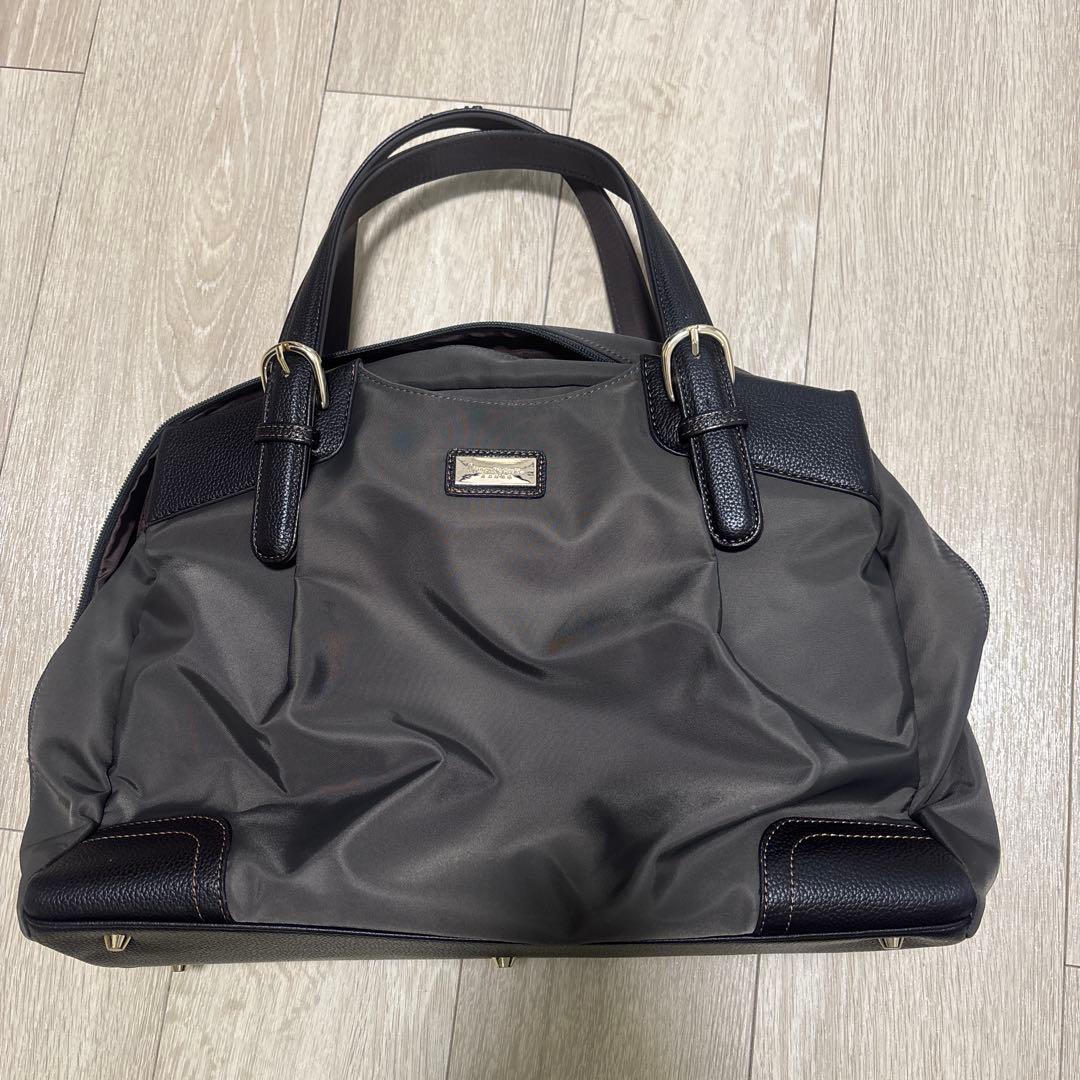 美品【目々澤鞄 】TiaraMビジネスバッグ A4 PC収納可 ショコラカラー