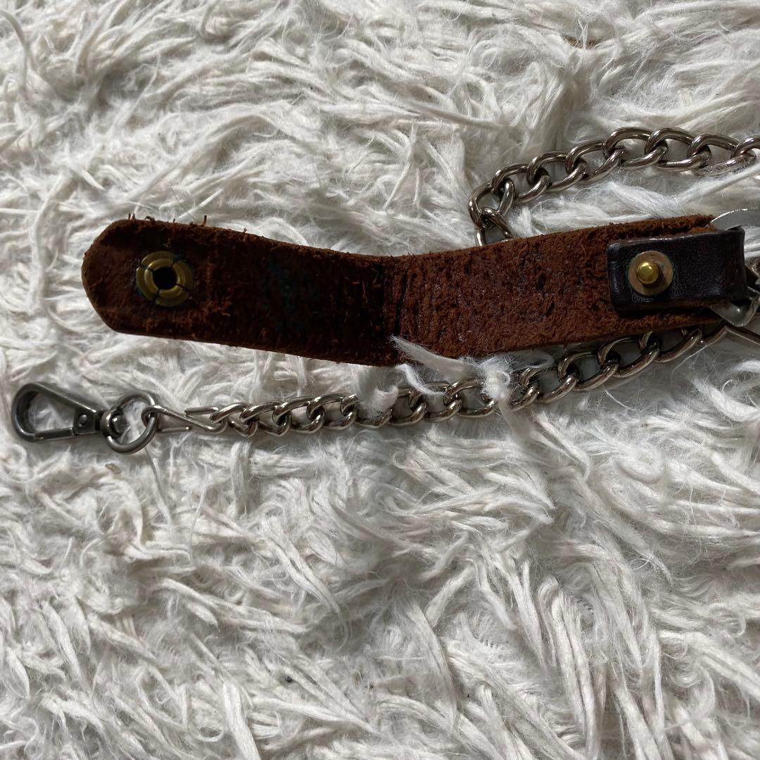 【良品】エイチティーシー　ウォレットチェーン　フラワースタッズ　ビジュー　レザー