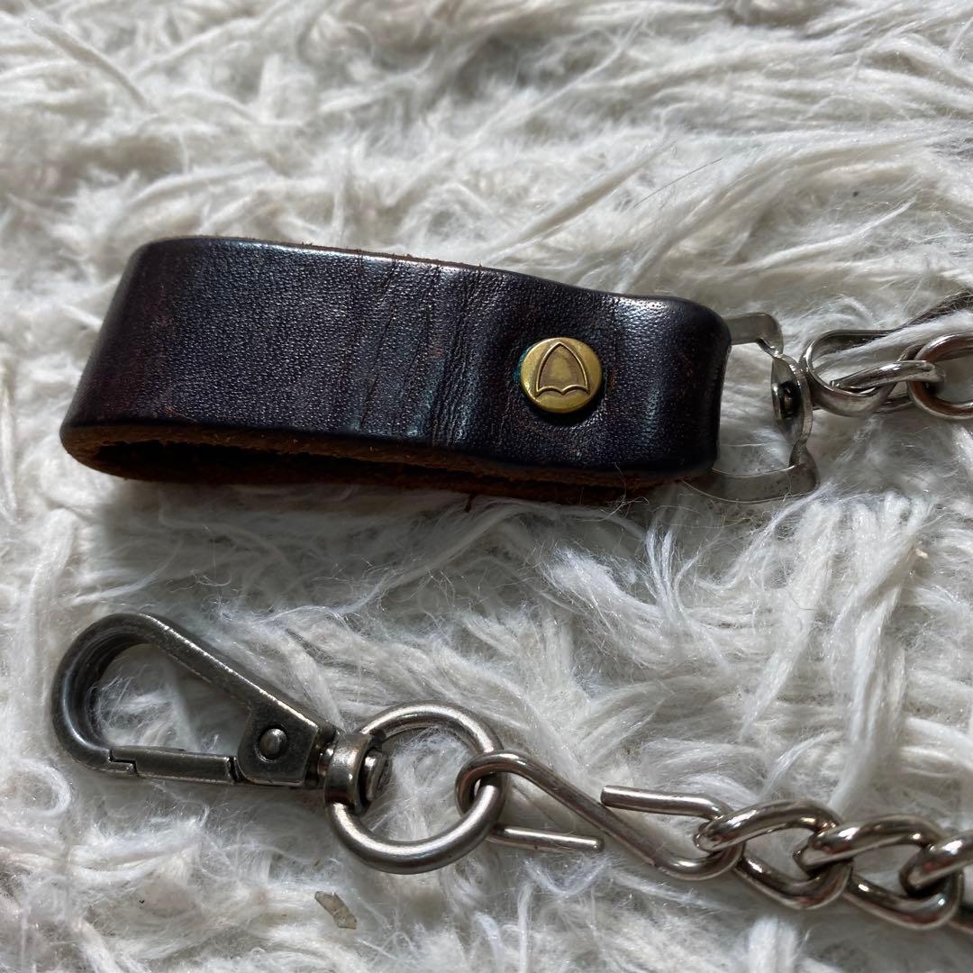 【良品】エイチティーシー　ウォレットチェーン　フラワースタッズ　ビジュー　レザー