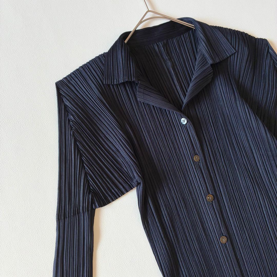 イッセイミヤケ　プリーツプリーズ　長袖シャツ　大きいサイズ４　伸縮　ネイビー
