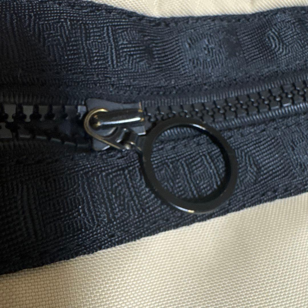 CHANEL ベージュ ボディバッグ