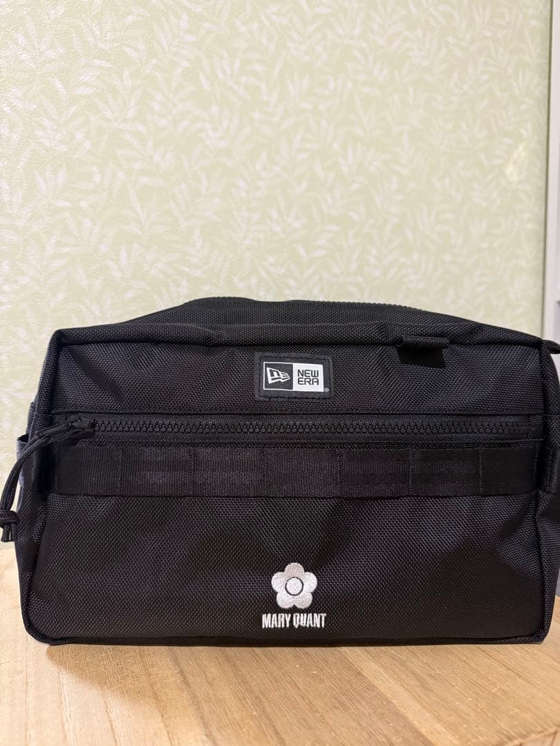 マリークワント NEWERA ボディバッグ