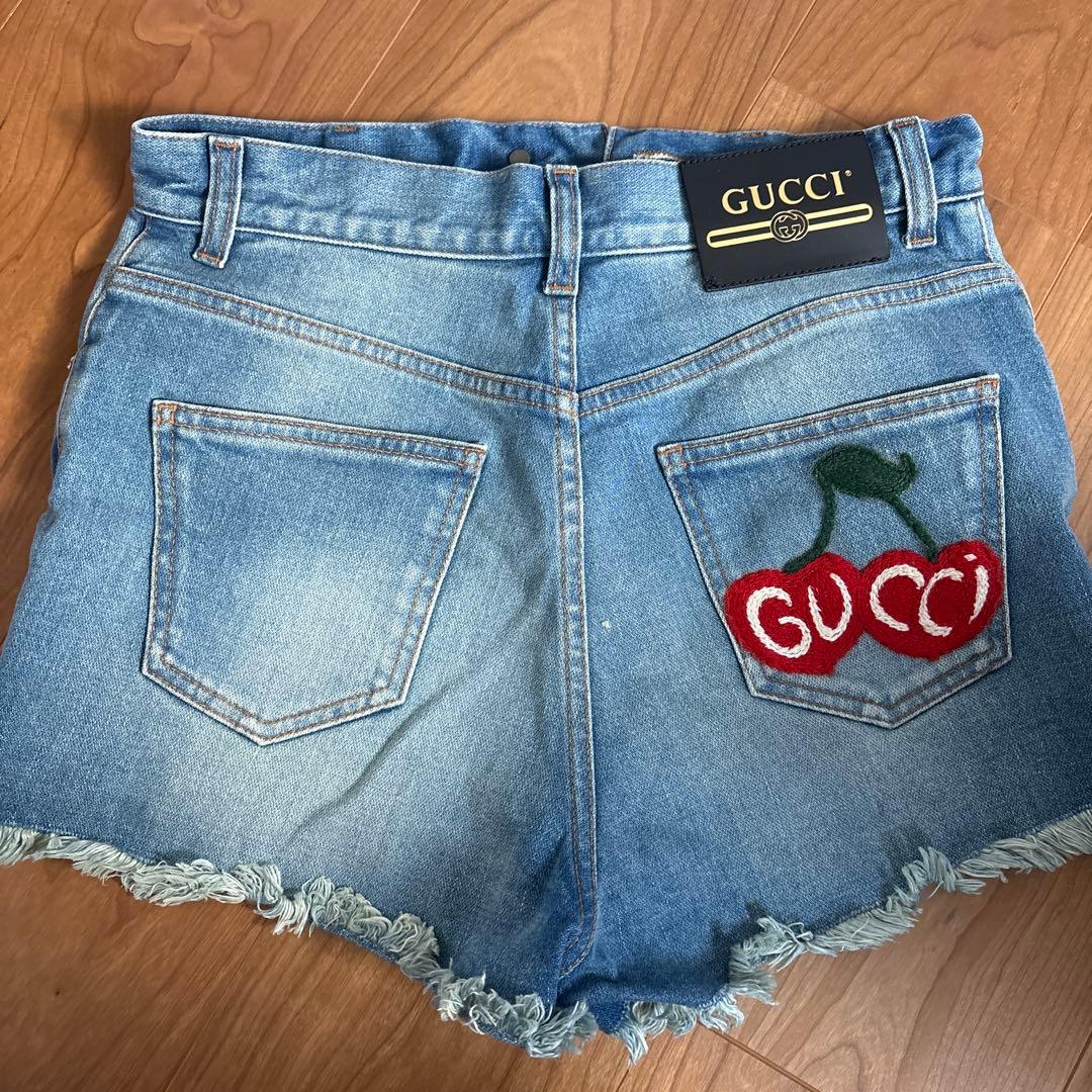 GUCCI チェリー刺繍 デニムショートパンツ　26