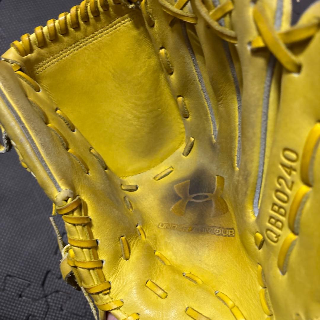 Under Armour 軟式グローブ QBB0240 イエロー