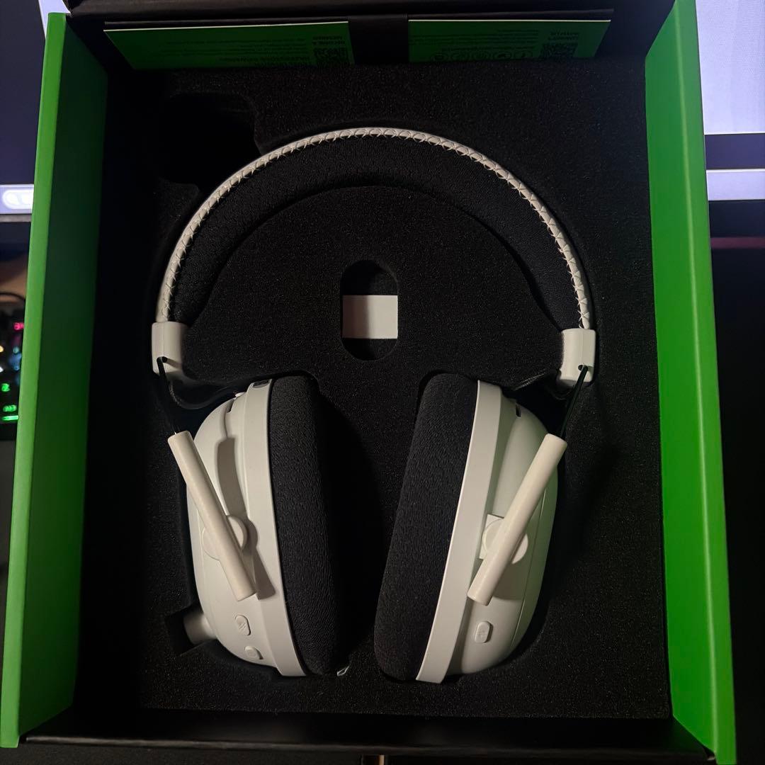 ヘッドホン Razer BlackShark V2 Pro White Edition