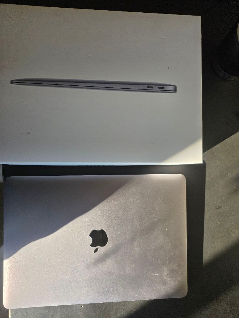 MacBook Air M1チップ13インチ　スペースグレイ