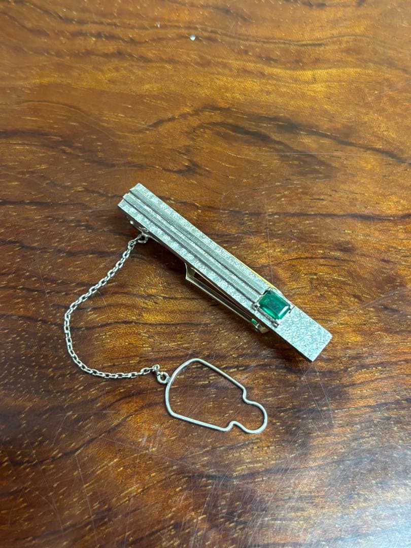 エメラルド付き　ネクタイピン　k14 o0109