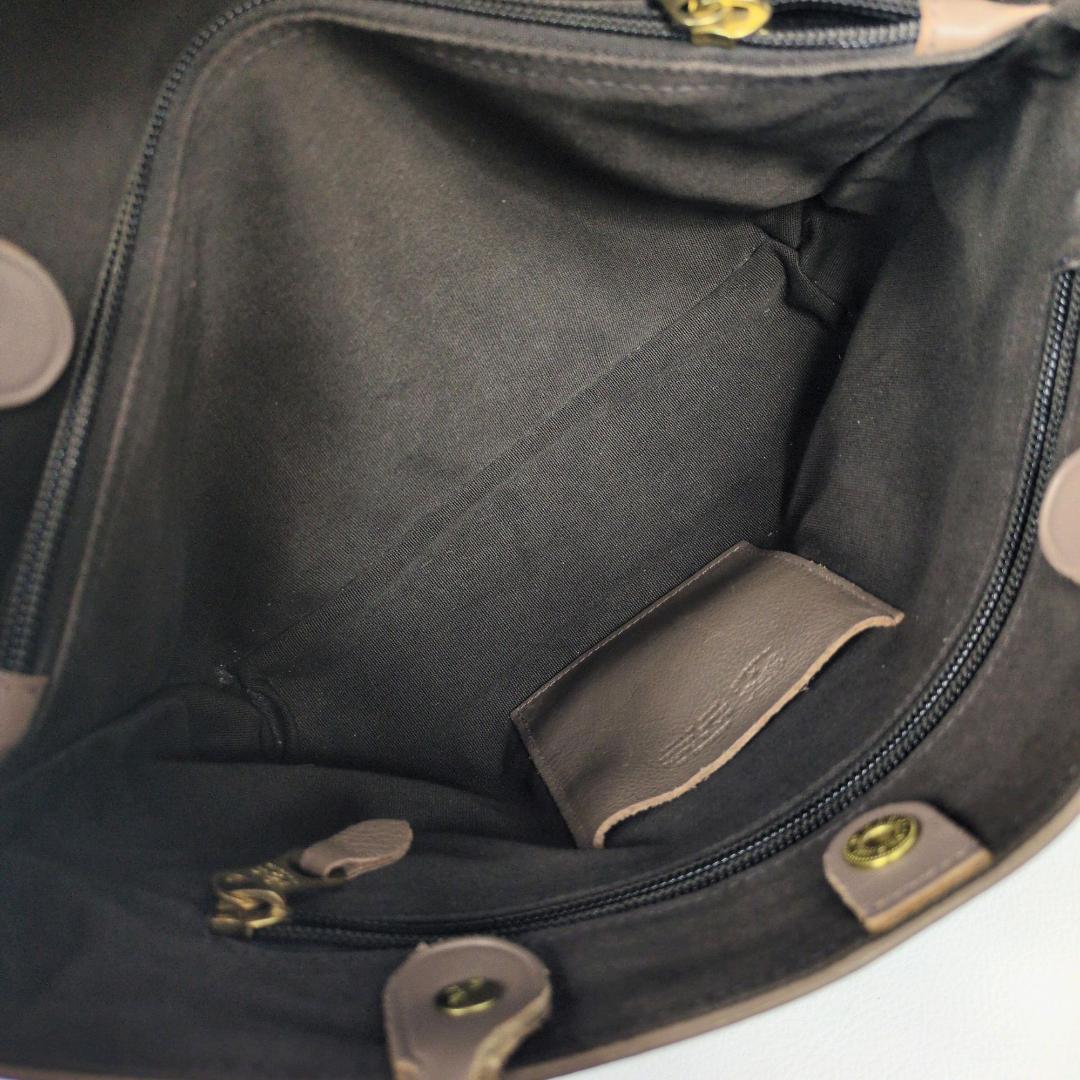 イルビゾンテ　ハンドバッグ　トートバッグ　レザー　グレージュ　ロゴ型押し