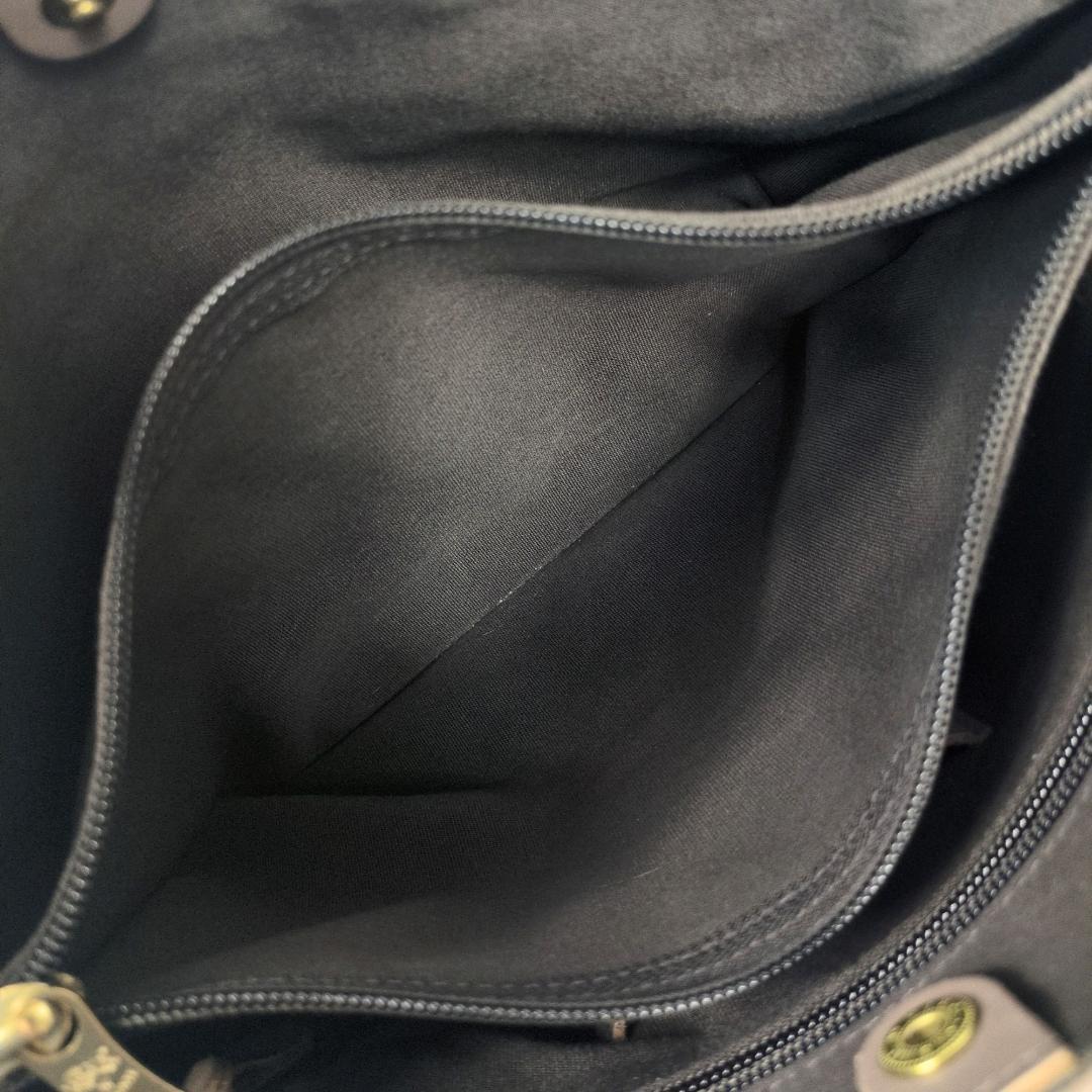 イルビゾンテ　ハンドバッグ　トートバッグ　レザー　グレージュ　ロゴ型押し