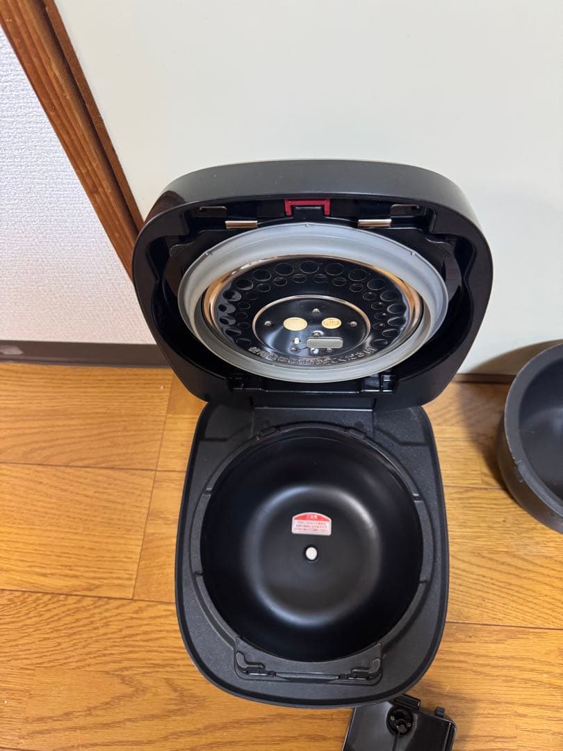 TIGER タイガー　炊飯器　JPI-10SC 2023年製