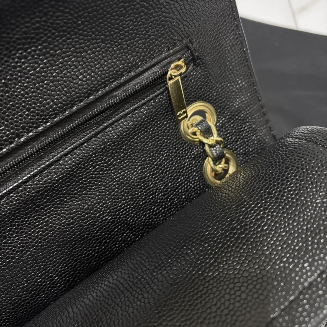 CHANEL ノベルティギフト ショルダー バック マトラッセ　チェーン