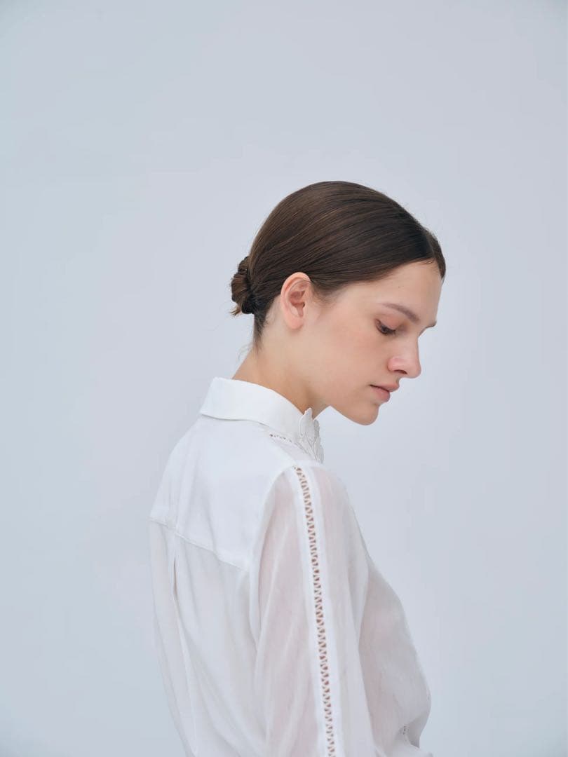 laubeblanc Orchid Embroidered Collar シャツ