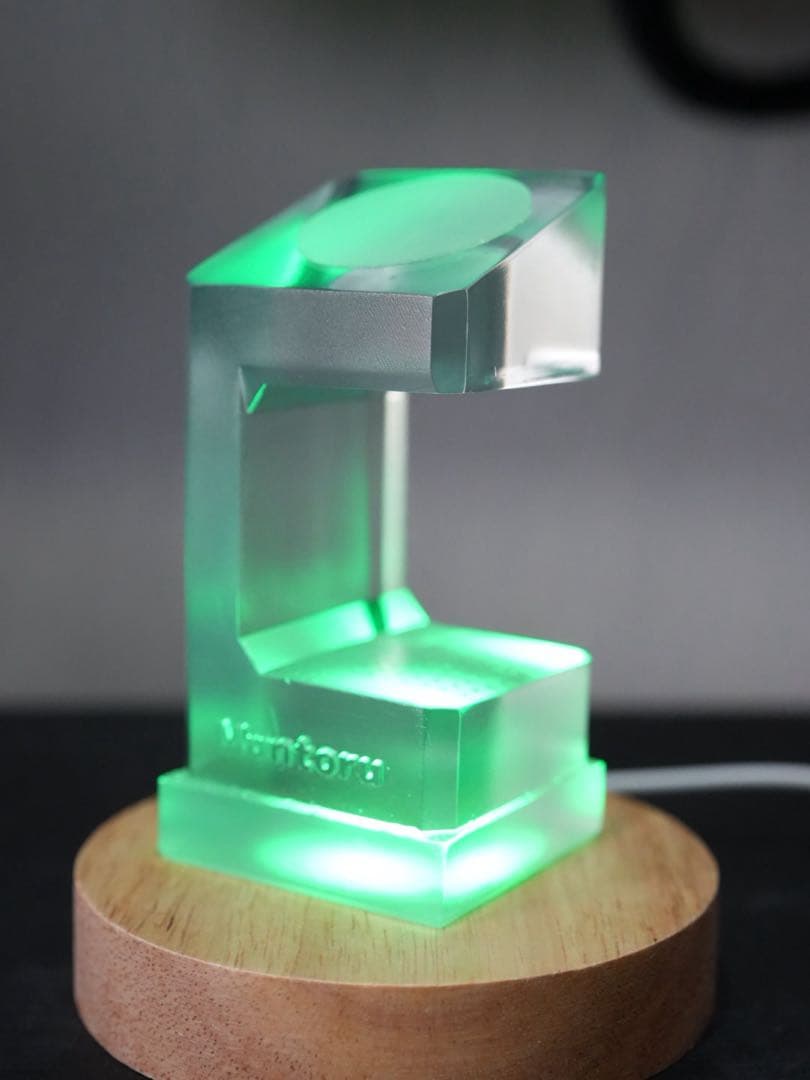 【A−】腕時計スタンド クリアムントル