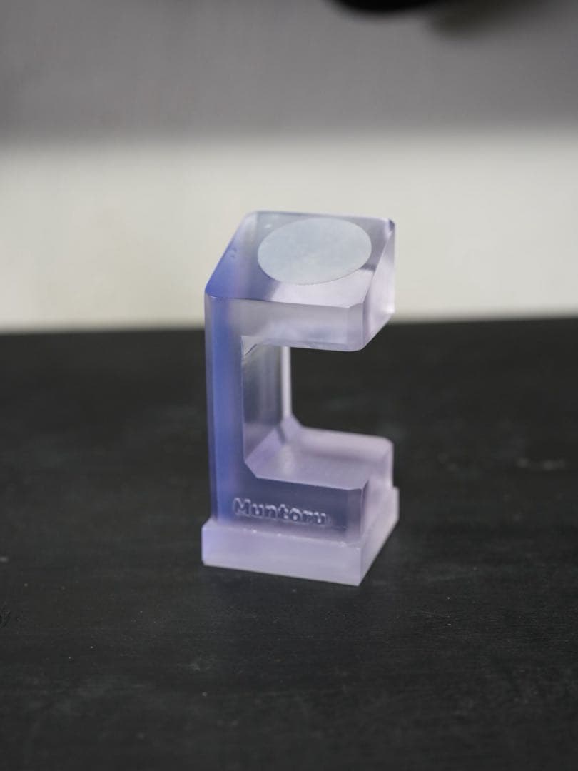 【A−】腕時計スタンド クリアムントル