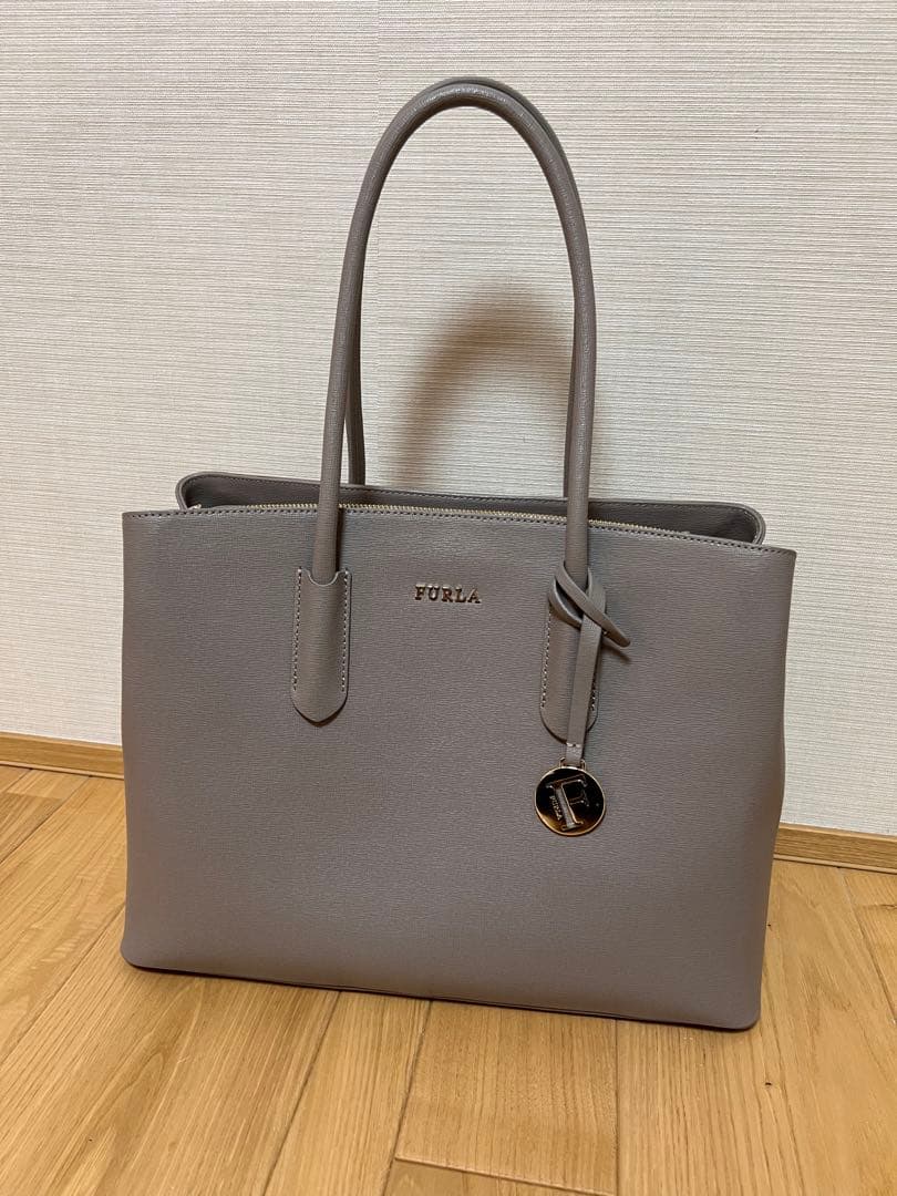【美品】FURLA バッグ